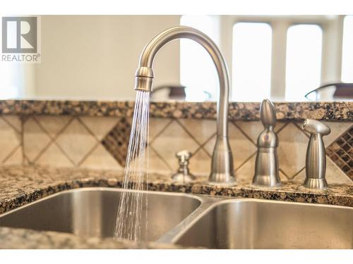 3631 Sawgrass Drive, Osoyoos, BC - Indoor Photo Showing Kitchen With Double Sink