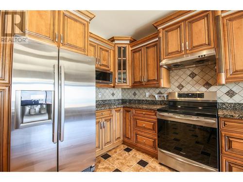 3631 Sawgrass Drive, Osoyoos, BC - Indoor Photo Showing Kitchen