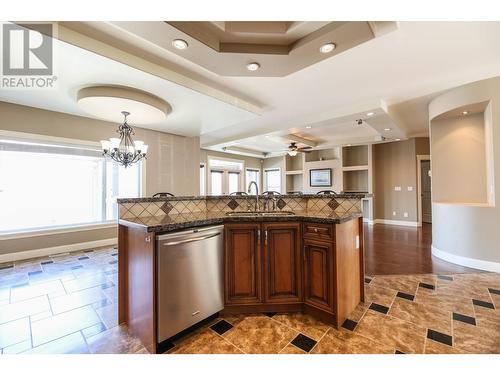 3631 Sawgrass Drive, Osoyoos, BC - Indoor Photo Showing Kitchen