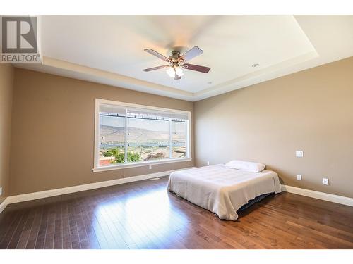 3631 Sawgrass Drive, Osoyoos, BC - Indoor Photo Showing Bedroom