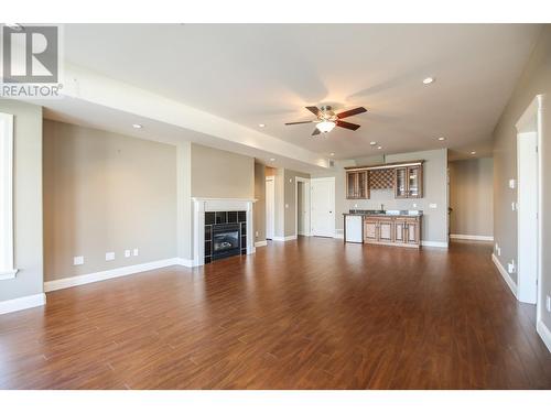 3631 Sawgrass Drive, Osoyoos, BC - Indoor Photo Showing Living Room With Fireplace