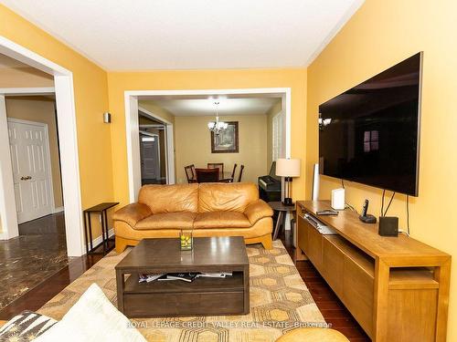 Upper-10 Devondale Ave, Brampton, ON - Indoor Photo Showing Living Room