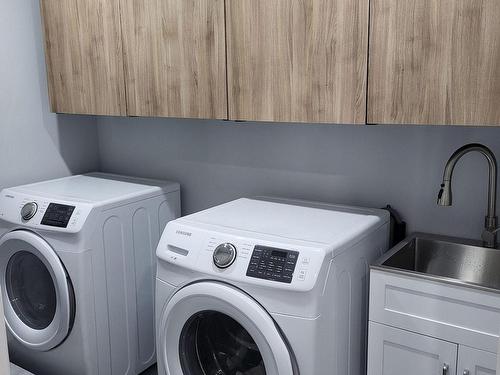 50 Fairgrounds Dr, Hamilton, ON - Indoor Photo Showing Laundry Room