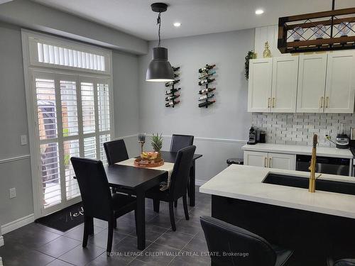 50 Fairgrounds Dr, Hamilton, ON - Indoor Photo Showing Dining Room