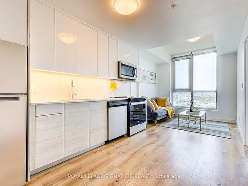 2208-60 Frederick St, Kitchener, ON - Indoor Photo Showing Kitchen