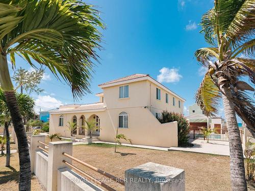 43 Oyster Cres, Barbados, ON - Outdoor