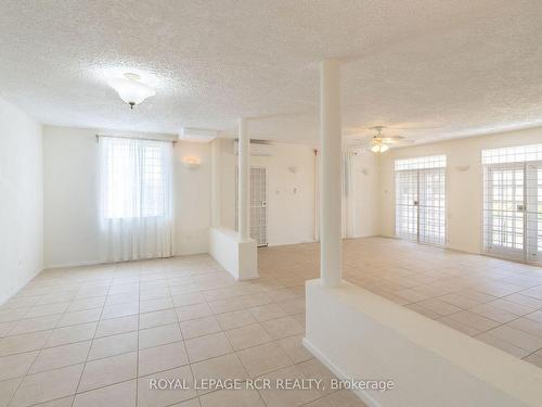 43 Oyster Cres, Barbados, ON - Indoor Photo Showing Other Room