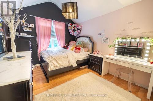 361 Edenbrook Hill Drive, Brampton, ON - Indoor Photo Showing Bedroom