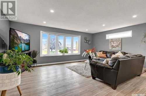 1634 Grace Street, Moose Jaw, SK - Indoor Photo Showing Living Room