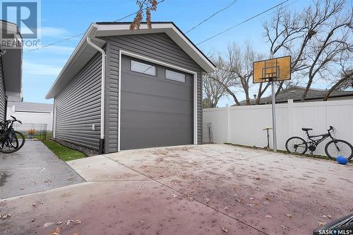 1634 Grace Street, Moose Jaw, SK - Outdoor