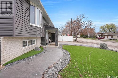 1634 Grace Street, Moose Jaw, SK - Outdoor