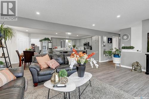 1634 Grace Street, Moose Jaw, SK - Indoor Photo Showing Living Room