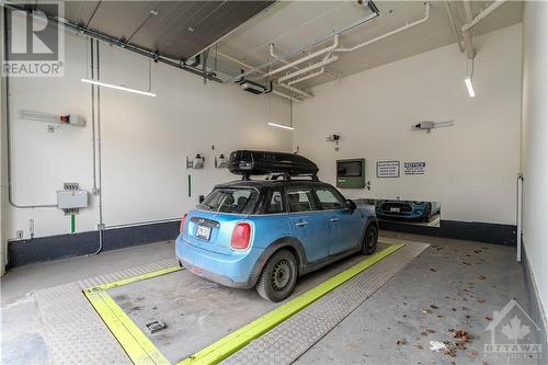 135 Barrette Street Unit#409, Ottawa, ON - Indoor Photo Showing Garage