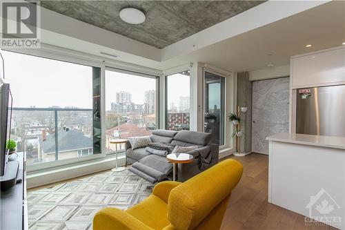 135 Barrette Street Unit#409, Ottawa, ON - Indoor Photo Showing Living Room