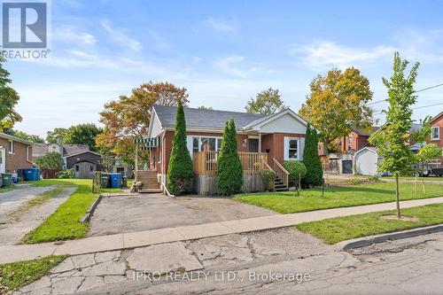 15 Lawrence Avenue, Guelph, ON - Outdoor With Facade