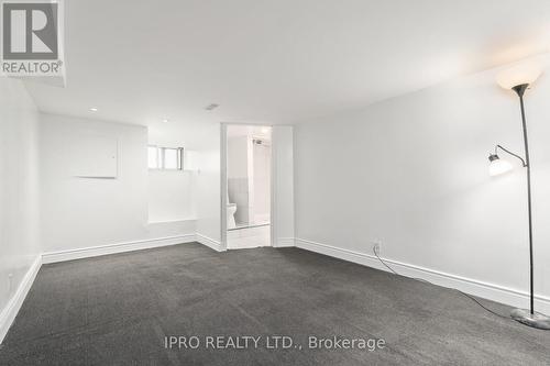 15 Lawrence Avenue, Guelph, ON - Indoor Photo Showing Other Room