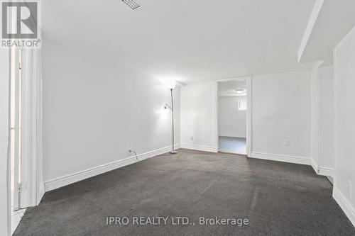 15 Lawrence Avenue, Guelph, ON - Indoor Photo Showing Other Room