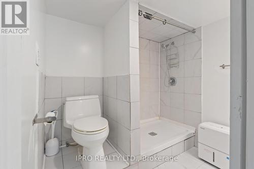 15 Lawrence Avenue, Guelph, ON - Indoor Photo Showing Bathroom