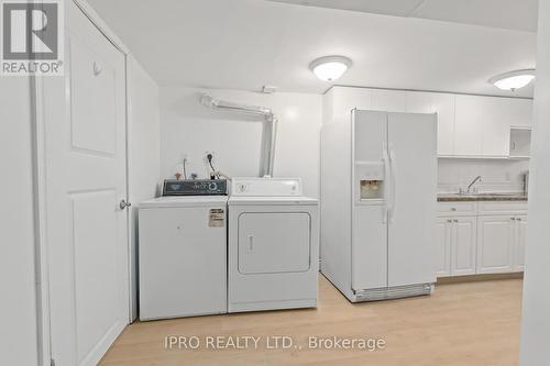 15 Lawrence Avenue, Guelph, ON - Indoor Photo Showing Laundry Room