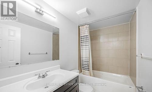 20 - 3100 Fifth Line Avenue W, Mississauga, ON - Indoor Photo Showing Bathroom