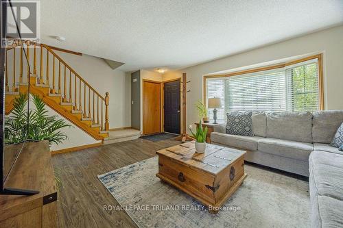 113 Manor Road, St. Thomas, ON - Indoor Photo Showing Living Room