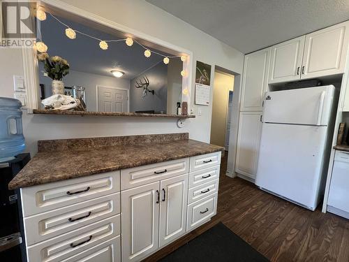 4619 Spruce Avenue, Fort Nelson, BC - Indoor Photo Showing Kitchen