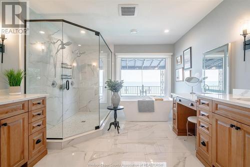 395 Lakeview, Kingsville, ON - Indoor Photo Showing Bathroom