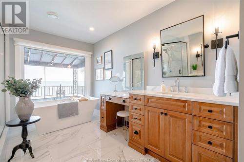 395 Lakeview, Kingsville, ON - Indoor Photo Showing Bathroom