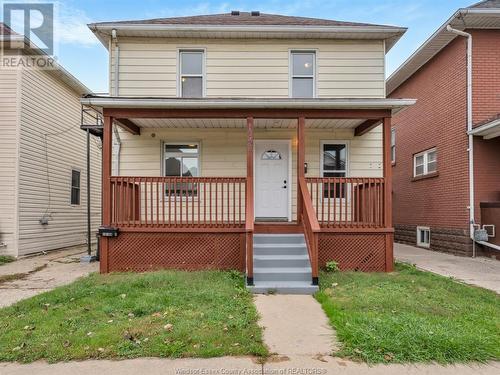 1046 Albert Road, Windsor, ON - Outdoor With Deck Patio Veranda