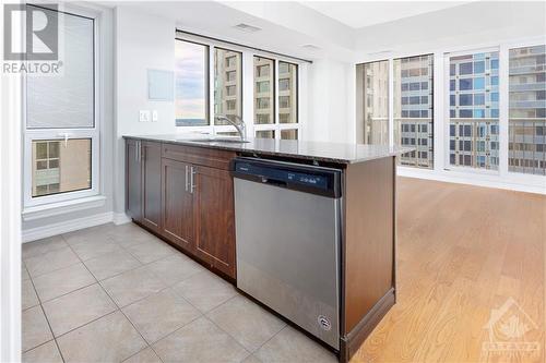 234 Rideau Street Unit#1901, Ottawa, ON - Indoor Photo Showing Kitchen