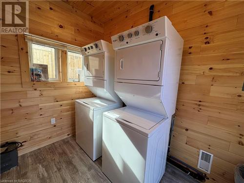 119 Thompson Lane, Southampton, ON - Indoor Photo Showing Laundry Room