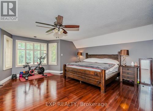 1340 Greeneagle Drive, Oakville, ON - Indoor Photo Showing Bedroom