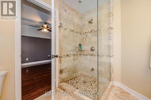 1340 Greeneagle Drive, Oakville, ON - Indoor Photo Showing Bathroom