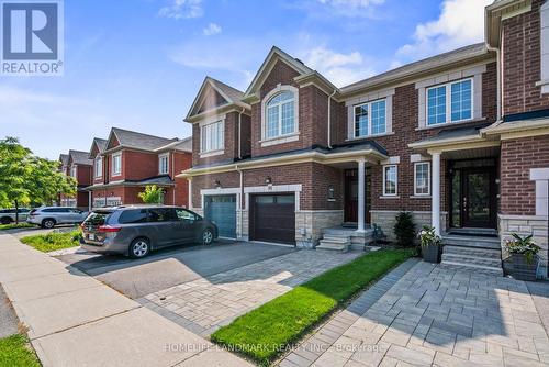 99 Collin Court, Richmond Hill, ON - Outdoor With Facade