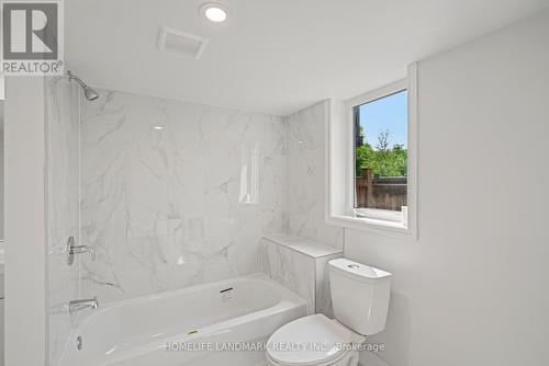 99 Collin Court, Richmond Hill, ON - Indoor Photo Showing Bathroom