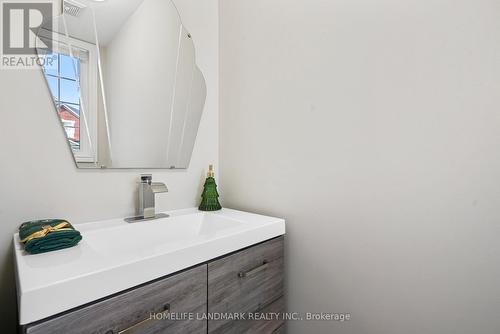 99 Collin Court, Richmond Hill, ON -  Photo Showing Bathroom