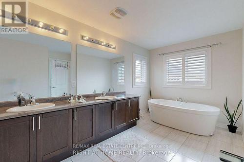 934 Wickham Road, Innisfil, ON - Indoor Photo Showing Bathroom