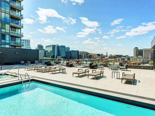 Piscine - 912-1025 Rue De La Commune E., Montréal (Ville-Marie), QC - Outdoor With In Ground Pool With View