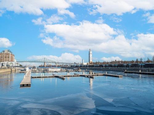 Ã proximitÃ© - 912-1025 Rue De La Commune E., Montréal (Ville-Marie), QC - Outdoor With Body Of Water With View