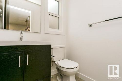 9010 114 Av Nw, Edmonton, AB - Indoor Photo Showing Bathroom