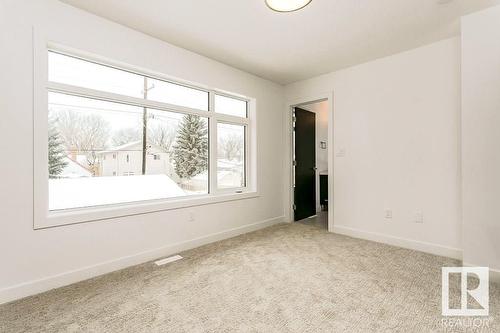 9010 114 Av Nw, Edmonton, AB - Indoor Photo Showing Other Room