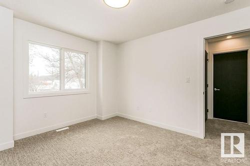 9010 114 Av Nw, Edmonton, AB - Indoor Photo Showing Other Room