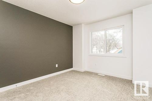 9010 114 Av Nw, Edmonton, AB - Indoor Photo Showing Other Room