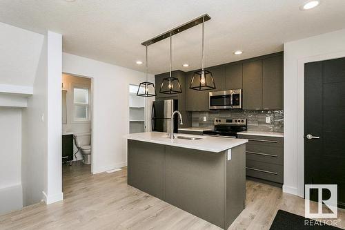 9010 114 Av Nw, Edmonton, AB - Indoor Photo Showing Kitchen With Stainless Steel Kitchen With Upgraded Kitchen