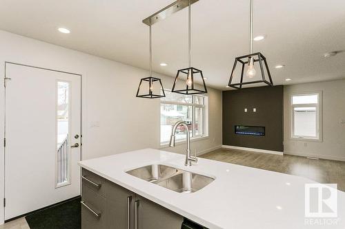 9010 114 Av Nw, Edmonton, AB - Indoor Photo Showing Kitchen With Double Sink