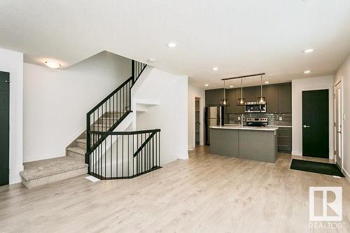 9010 114 Av Nw, Edmonton, AB - Indoor Photo Showing Kitchen