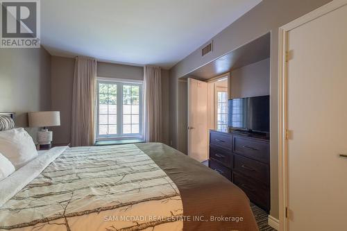 2052 - 90 Highland Drive, Oro-Medonte, ON - Indoor Photo Showing Bedroom