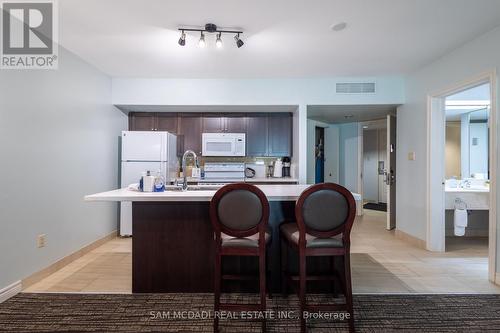 2052 - 90 Highland Drive, Oro-Medonte, ON - Indoor Photo Showing Kitchen