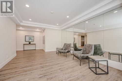 401 - 151 Robinson Street, Oakville, ON - Indoor