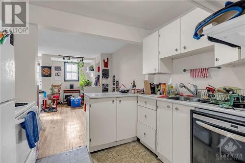 196 Osgoode Street, Ottawa, ON - Indoor Photo Showing Kitchen